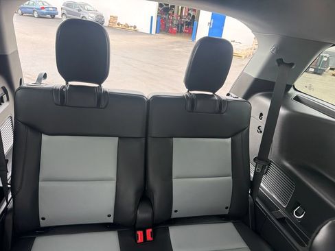 Used 2023 Ford Explorer XLT w/ Equipment Group 202A AWD/4WD image 46