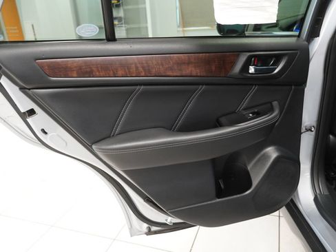Used 2018 Subaru Outback 3.6R Limited AWD/4WD image 26
