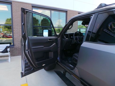 Used 2025 Lexus GX 550 w/ Cold Area Package AWD/4WD image 30
