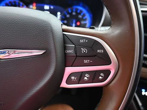 Used 2017 Chrysler Pacifica Limited FWD image 26