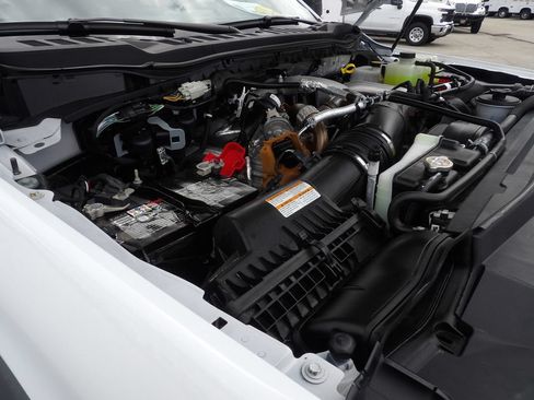 Used 2024 Ford F550 4x4 Crew Cab Super Duty w/ XLT Value Package image 45