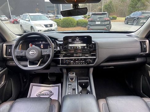 Certified 2023 Nissan Pathfinder Platinum image 16