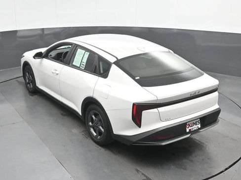 Used 2025 Kia K4 FWD image 39