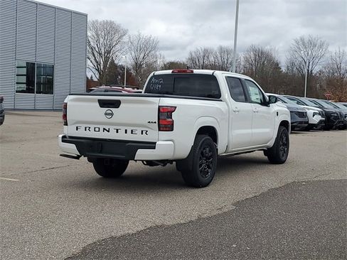 New 2026 Nissan Frontier SV image 4