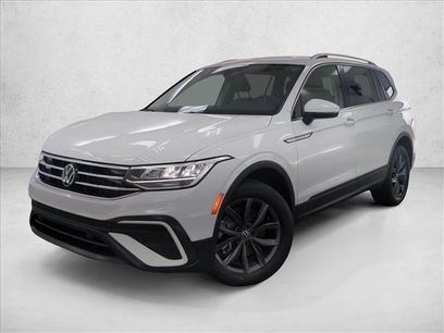 Used 2024 Volkswagen Tiguan SE