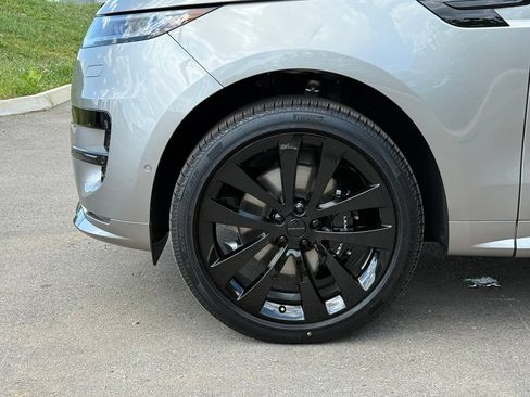 New 2026 Land Rover Range Rover Sport Dynamic SE AWD/4WD image 10
