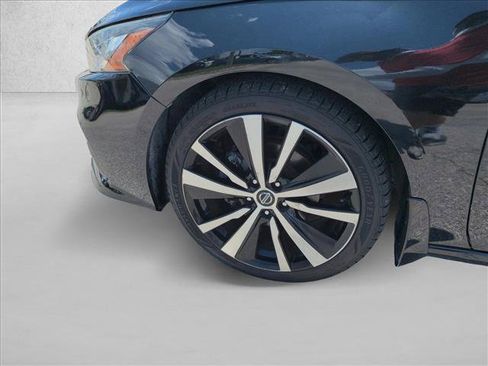 Used 2019 Nissan Altima 2.5 Platinum FWD image 25
