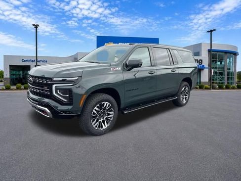 New 2026 Chevrolet Suburban Z71 w/ Comfort Package AWD/4WD image 4