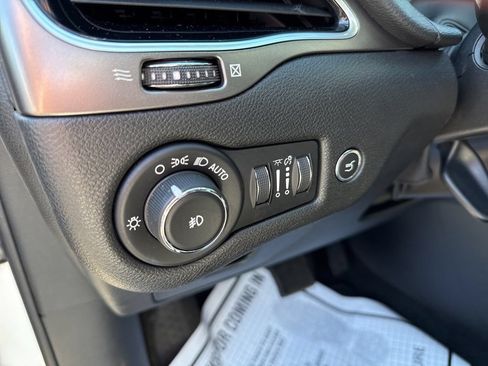 Used 2020 Jeep Cherokee Limited AWD/4WD image 23