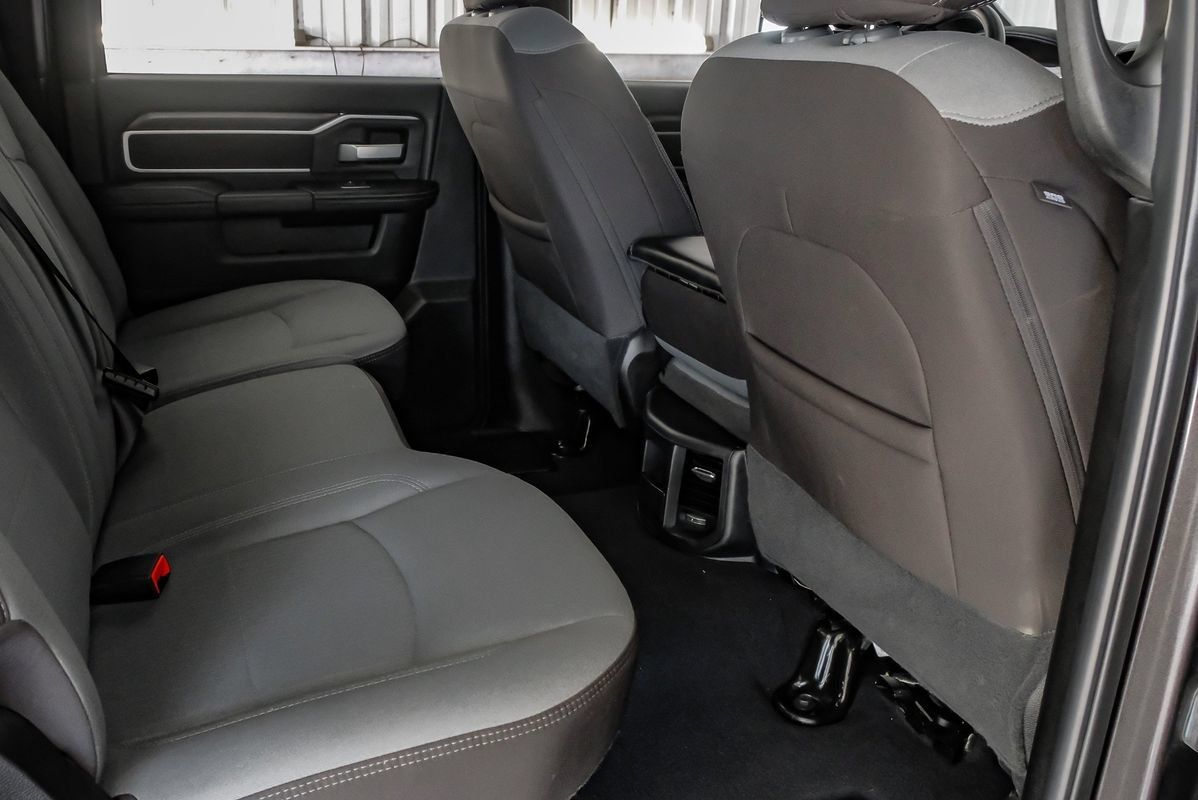 Used 2024 RAM 2500 Big Horn AWD/4WD image 36