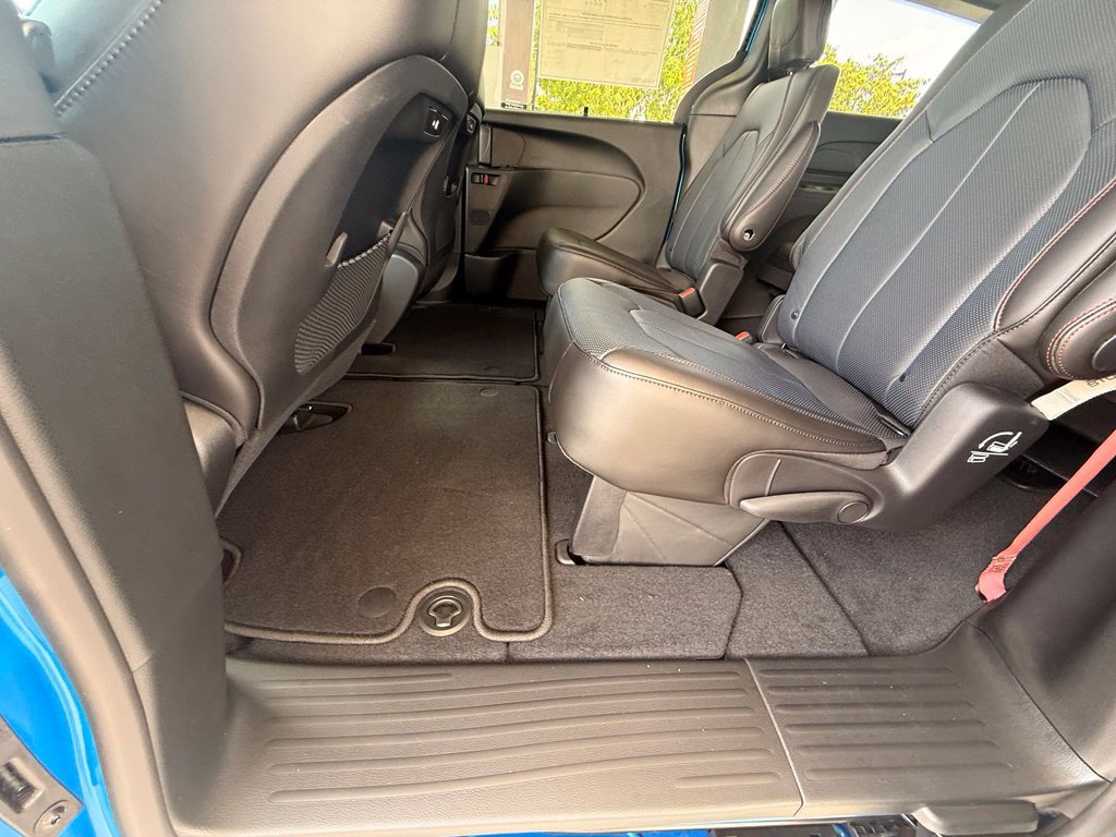 New 2027 Chrysler Pacifica Select FWD image 26