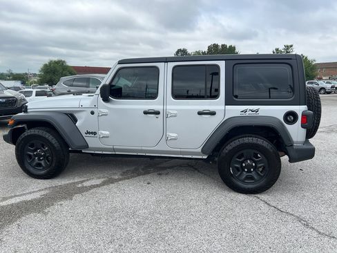 Used 2024 Jeep Wrangler Sport image 19