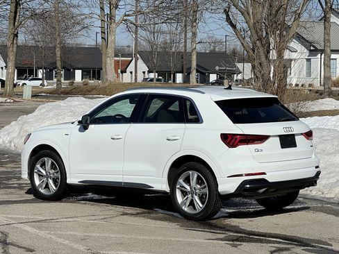 Used 2019 Audi Q3 2.0T Premium w/ Convenience Package image 3