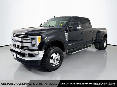 Used 2019 Ford F350 Lariat w/ Lariat Ultimate Package AWD/4WD image 1