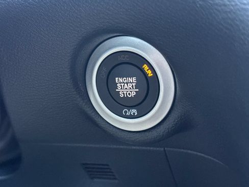 New 2027 Chrysler Pacifica Select FWD image 22