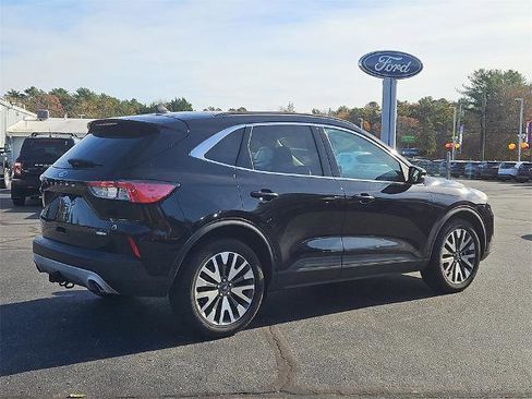 Certified 2020 Ford Escape Titanium image 3