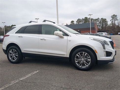 Used 2021 Cadillac XT5 Premium Luxury image 2