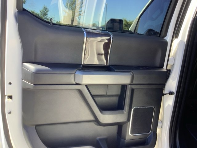 Used 2015 Ford F150 Platinum w/ Equipment Group 701A Luxury AWD/4WD image 20
