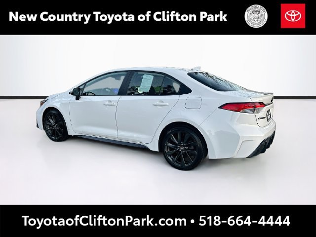 Used 2024 Toyota Corolla SE w/ SE Premium Package FWD image 5