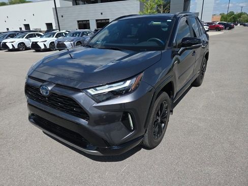 Used 2023 Toyota RAV4 XSE AWD/4WD image 4