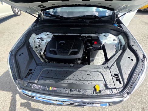 Used 2018 Volvo XC90 T5 Momentum w/ Convenience Package image 24