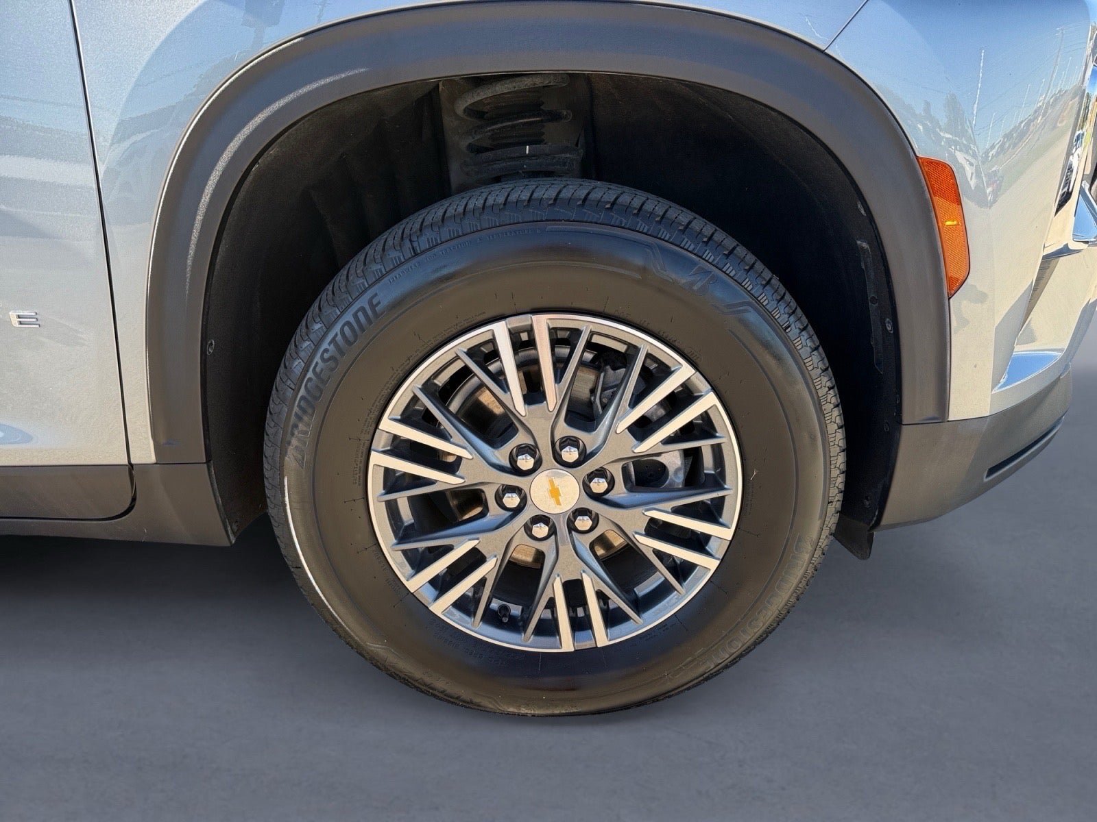 Used 2026 Chevrolet Traverse LT FWD image 9