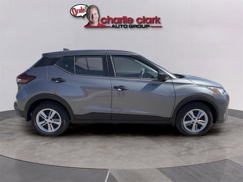 Certified 2025 Nissan Kicks Play S image 7