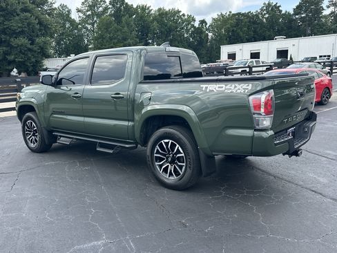 Used 2021 Toyota Tacoma TRD Sport w/ TRD Premium Sport Package AWD/4WD image 6