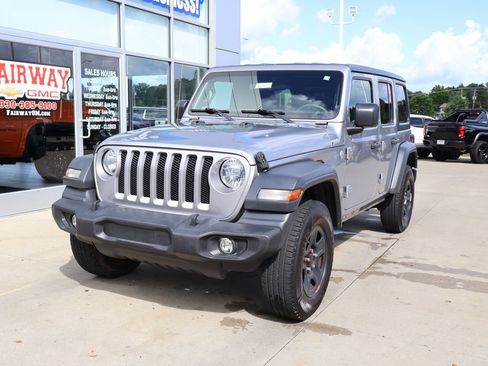 Used 2018 Jeep Wrangler Unlimited Sport AWD/4WD image 6