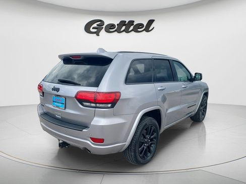 Used 2019 Jeep Grand Cherokee Altitude AWD/4WD image 5