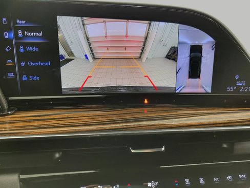 Used 2024 Cadillac Escalade ESV Premium Luxury image 15