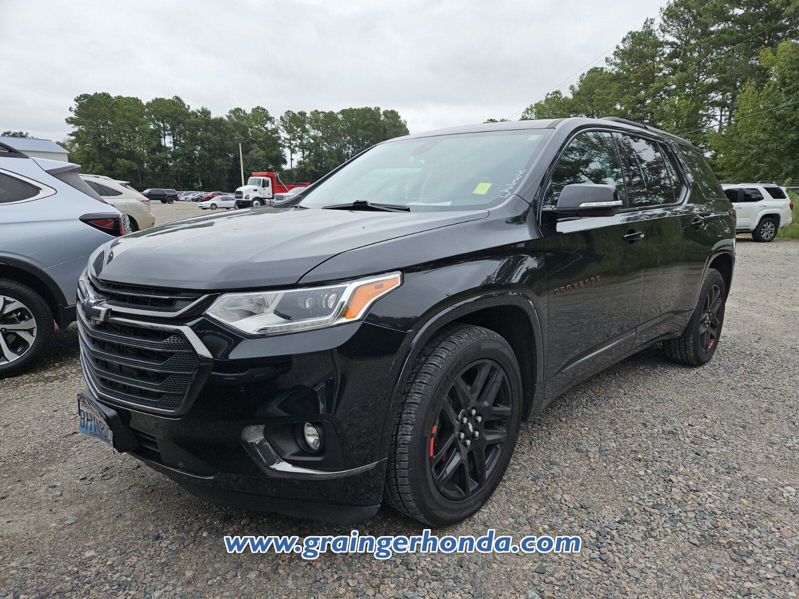 Used 2018 Chevrolet Traverse Premier w/ Redline Edition AWD/4WD image 2