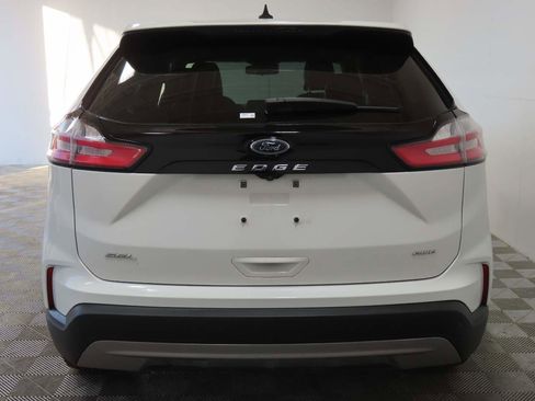 Used 2022 Ford Edge SEL w/ Convenience Package image 4