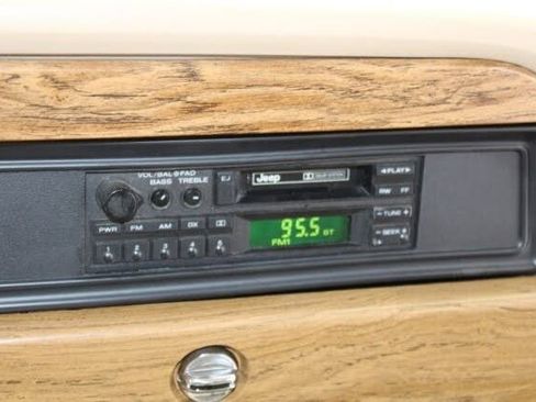 Used 1989 Jeep Grand Wagoneer image 22