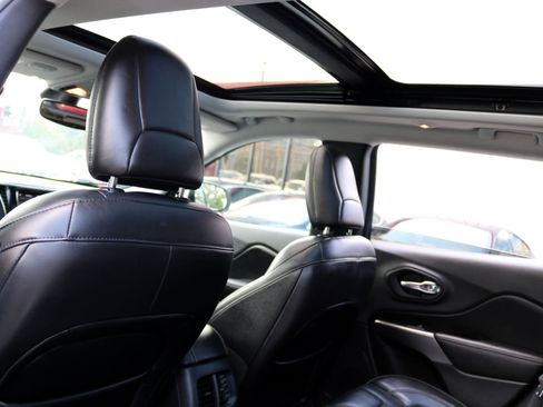 Used 2020 Jeep Cherokee Limited image 27