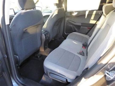 Used 2020 Ford Escape SE image 18