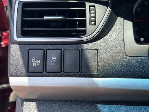 Used 2015 Toyota Camry XSE FWD image 30