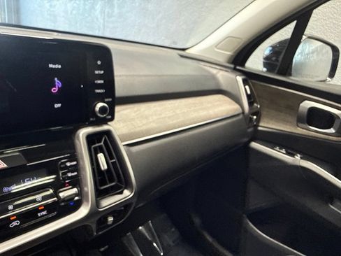 Used 2022 Kia Sorento S w/ Panoramic Sunroof Package AWD/4WD image 34