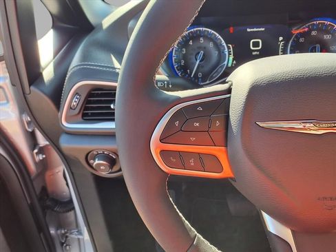 New 2026 Chrysler Pacifica Select image 10