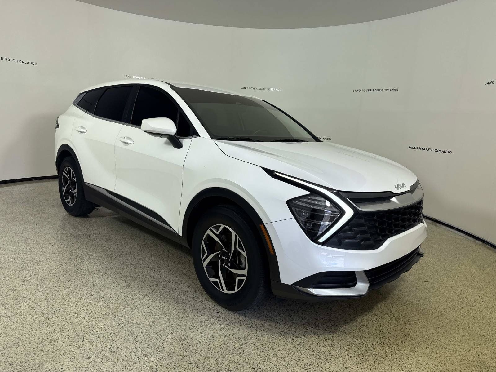 Used 2025 Kia Sportage LX FWD image 7