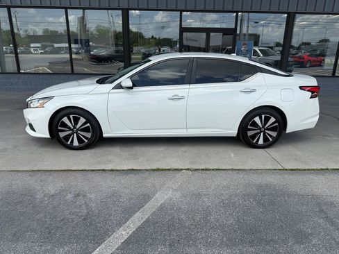 Used 2021 Nissan Altima 2.5 SV FWD image 7