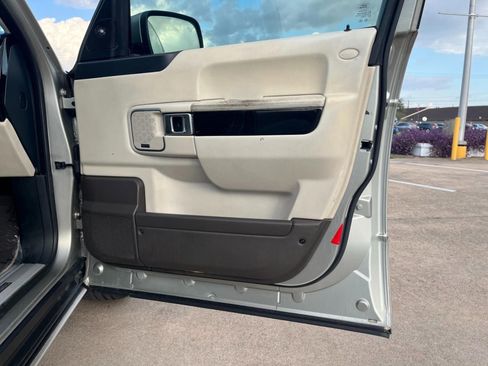 Used 2010 Land Rover Range Rover Supercharged image 35