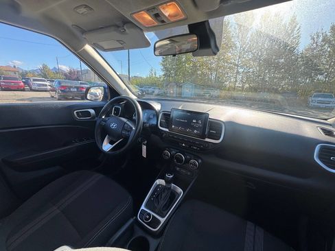 Used 2023 Hyundai Venue SEL image 14