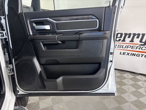 Used 2024 RAM 3500 Big Horn image 24