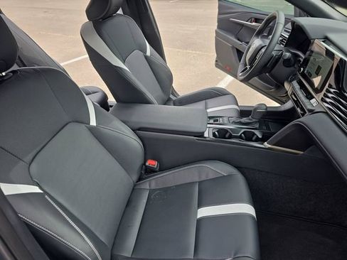 Certified 2025 Toyota Camry SE image 10