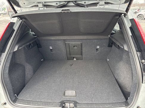 Certified 2025 Volvo XC40 B5 Core image 39