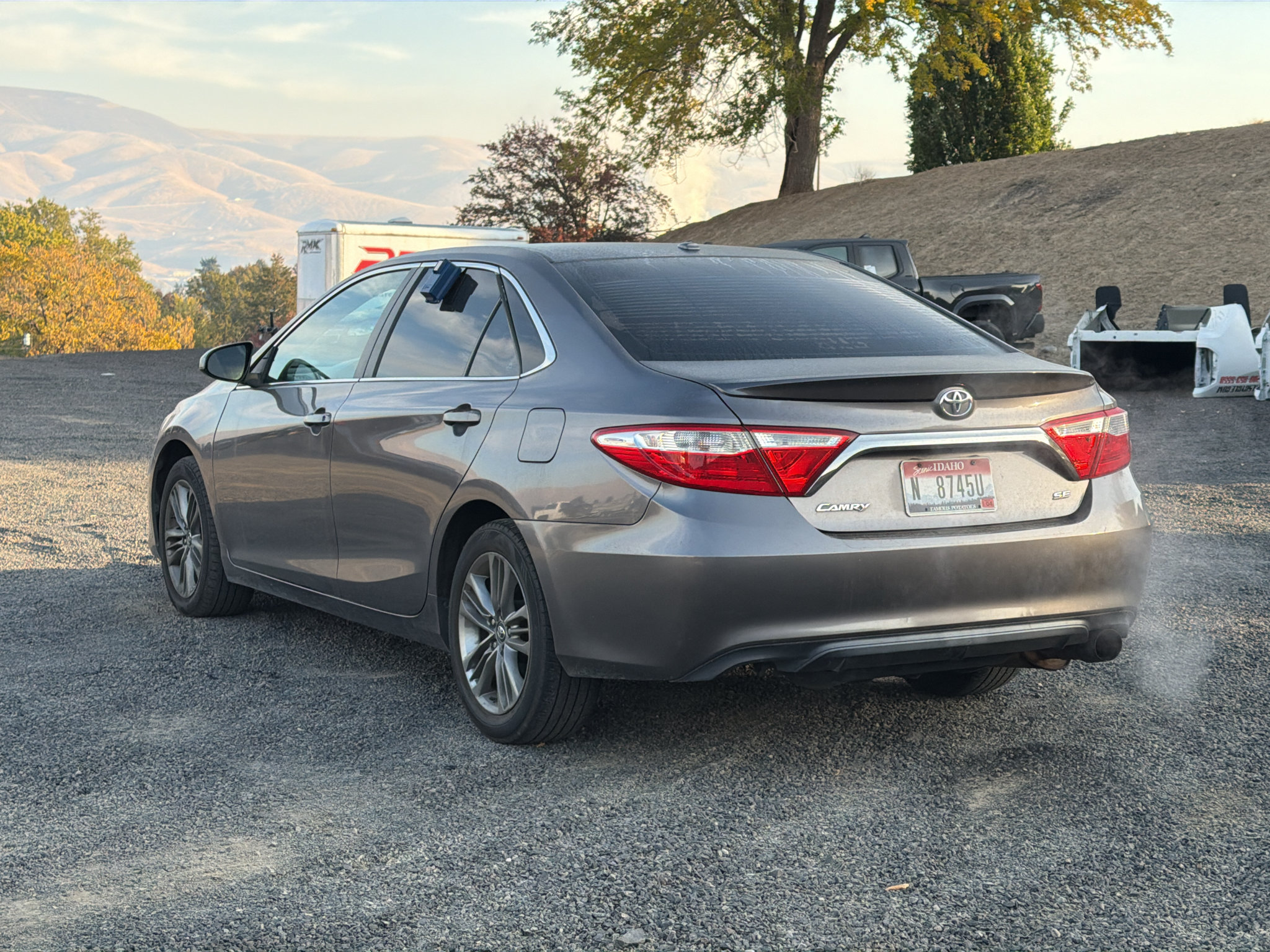 Used 2016 Toyota Camry SE w/ Moonroof Package FWD image 8