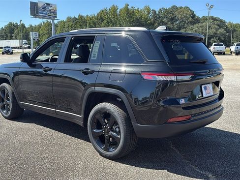 New 2025 Jeep Grand Cherokee Limited w/ Black Appearance Package image 6