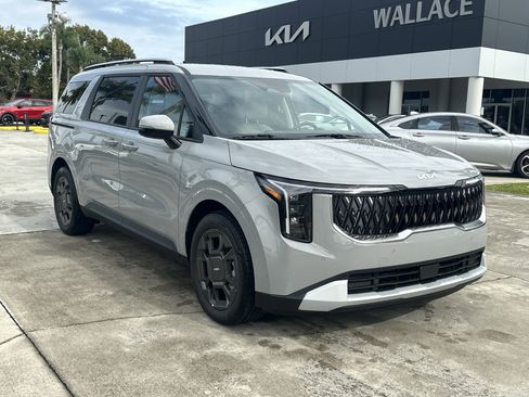 New 2026 Kia Carnival EX FWD image 4