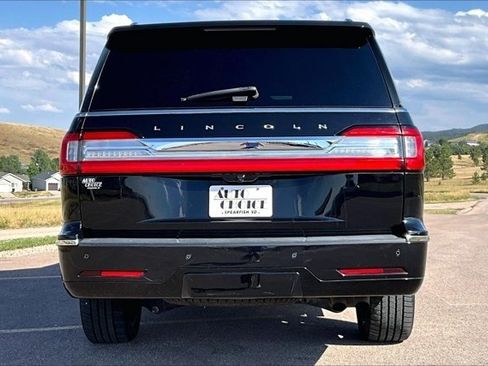 Used 2021 Lincoln Navigator L Reserve w/ Luxury Package AWD/4WD image 6